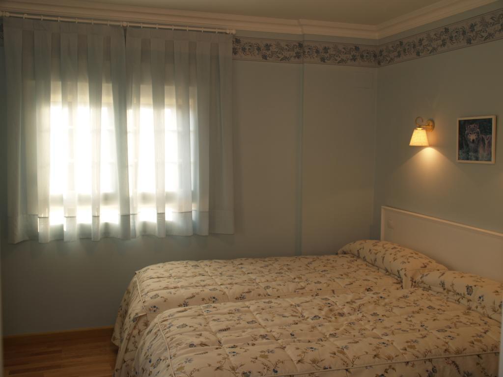 Hotel Chalet Puigdefabregas Хака Стая снимка